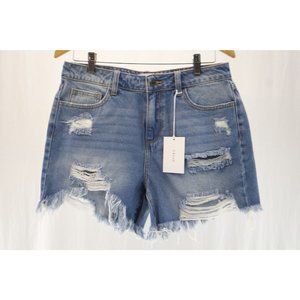 NWT Cello High Rise Destroy Shorts | Sz L, Light Wash, Style WV46348-1